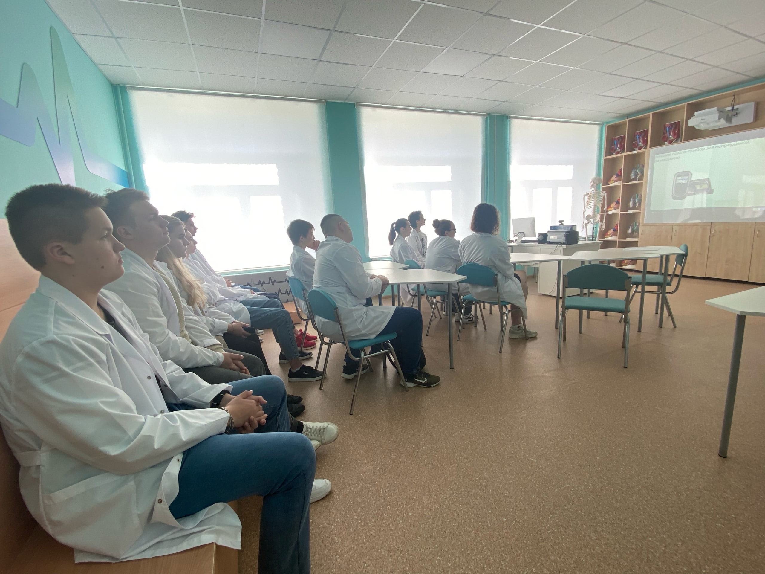 Профориентационная встреча в режиме видеоконференции для обучающихся медицинских классов.